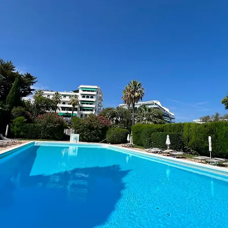 Les Pins 6 People Pool Tennis Juan-les-Pins